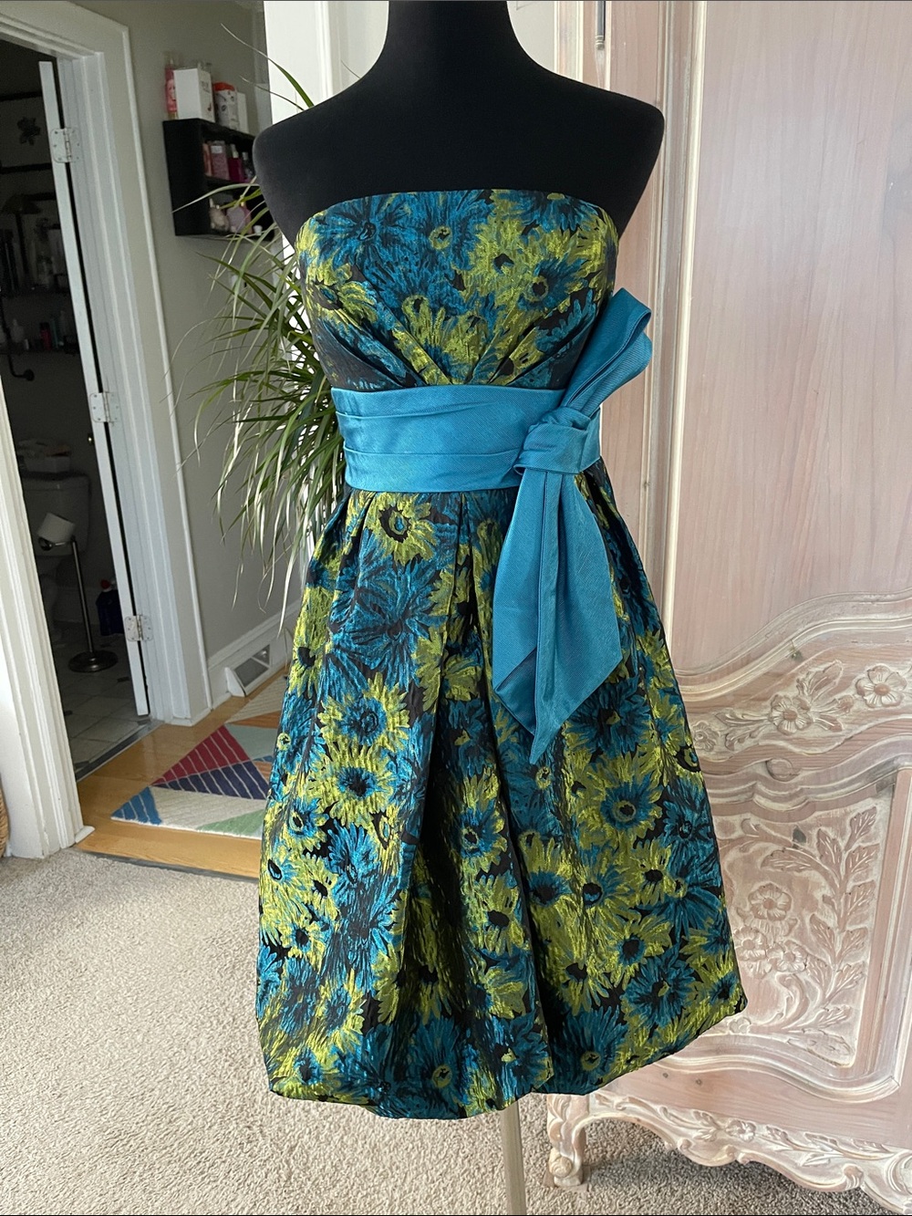 Kay Unger Ballon Cocktail Dress